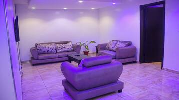 Presidential Room, 1 Bedroom | Premium bedding, pillowtop beds, desk, laptop workspace