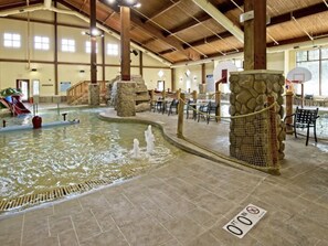 Piscine couverte, piscine extérieure