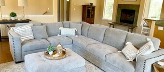 Large Family home with 2 Master Bedrooms!