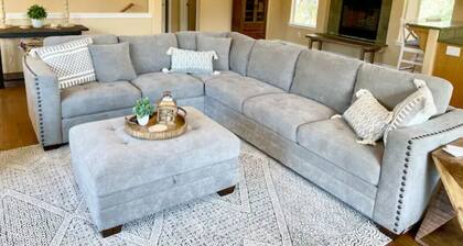 Large Family home with 2 Master Bedrooms!