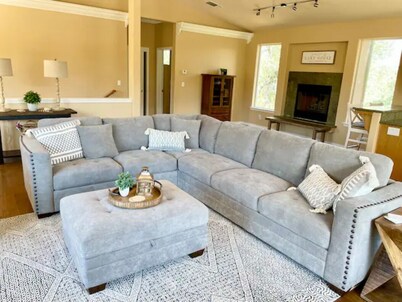 Large Family home with 2 Master Bedrooms!