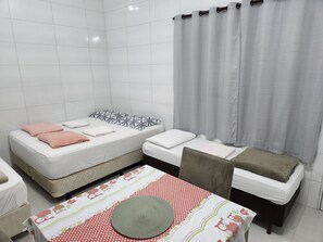 1 bedroom, desk, iron/ironing board, free WiFi - Athens -Air Conditioning-Expo Center Norte (São Paulo)
