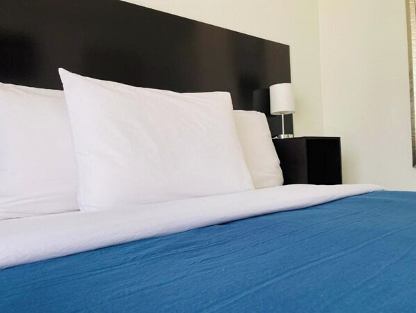 Iron/ironing board, free WiFi, bed sheets