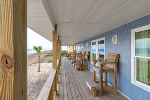 Terrace/patio - Tuck Away - Stunning Ocean Front Designer Home (Atlantic Beach)