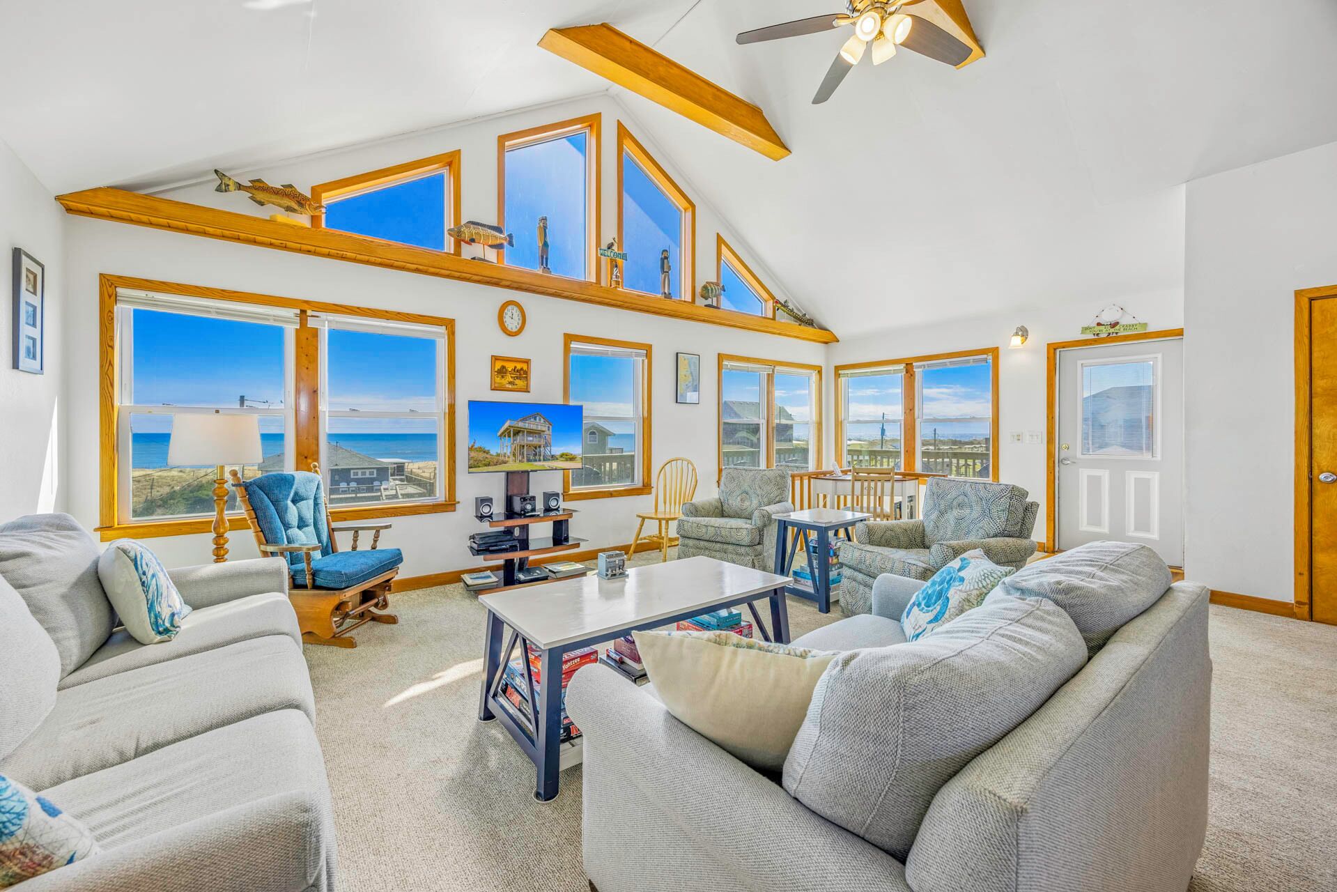 Semi-oceanfront Dog Friendly Home W Newly Remodeled Kitchen, Grill, Beach Nearby - Rodanthe, NC