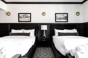 Kamar Deluks, 2 Tempat Tidur Queen | Seprai Frette Italia, seprai premium, dan selimut bulu angsa