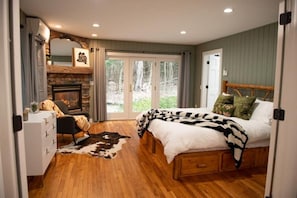 3 camere, una scrivania, Wi-Fi, lenzuola