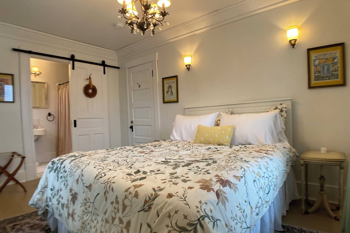Loire Valley Room | Premium bedding, individually decorated, individually furnished