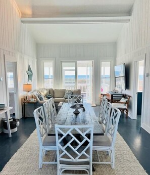 Smart TV, ping pong, books - Beachfront Oasis a Classic Carolina cottage Striking Ocean Views Pet Friendly (Bald Head Island)