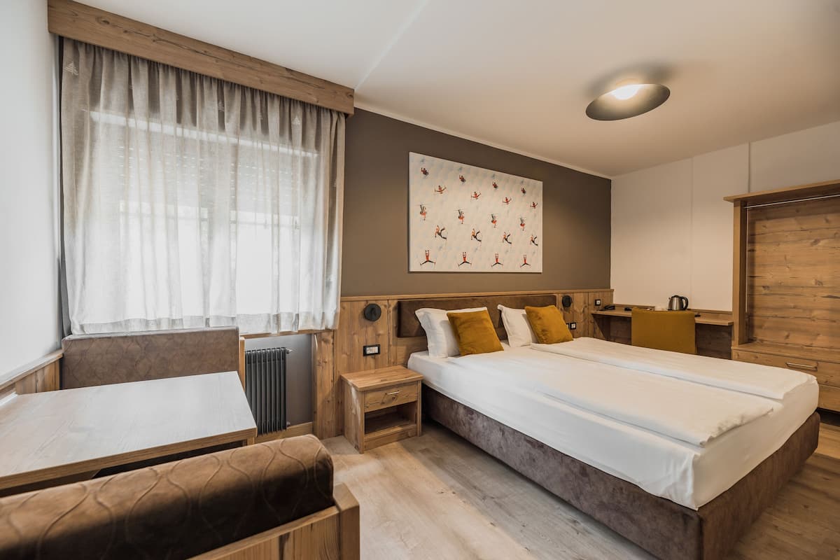 Kamar Double atau Twin Comfort, balkon | 1 kamar tidur, seprai premium, dan selimut bulu angsa