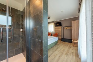 Premium bedding, down comforters, pillowtop beds, in-room safe - Suan Hotel (Ziano di Fiemme)