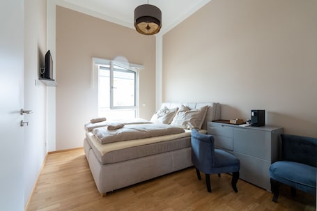 1 bedroom, premium bedding, minibar, free WiFi