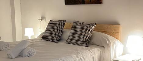 2 bedrooms, WiFi, bed sheets