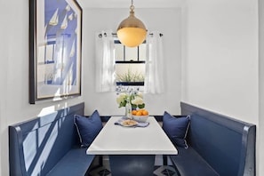 Dining - The Boat House at The Birdbath Bungalows (Ventura)
