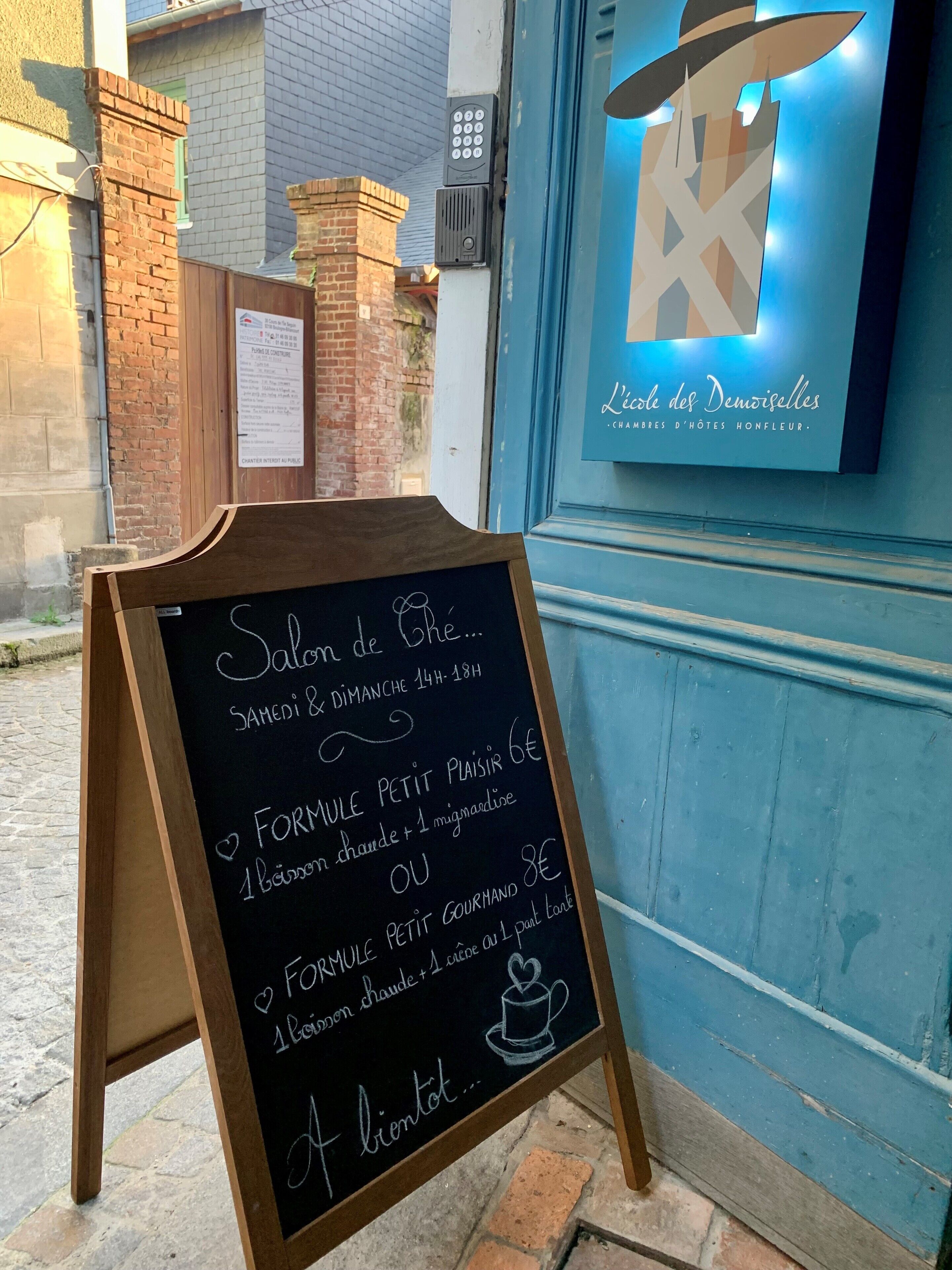 Foto - L'Ecole des Demoiselles