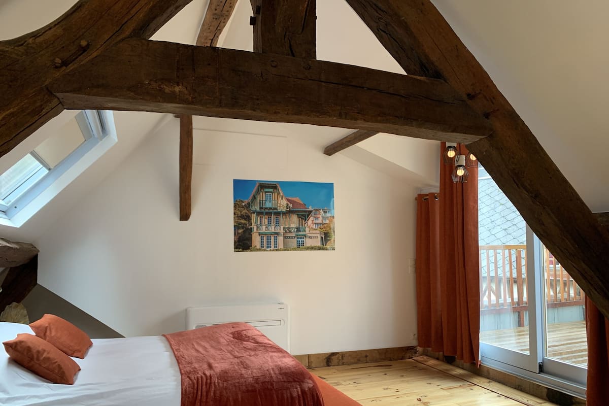Premium Room | Premium bedding, memory foam beds, individually decorated