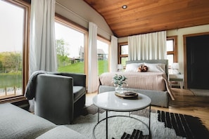 WiFi, bed sheets, wheelchair access