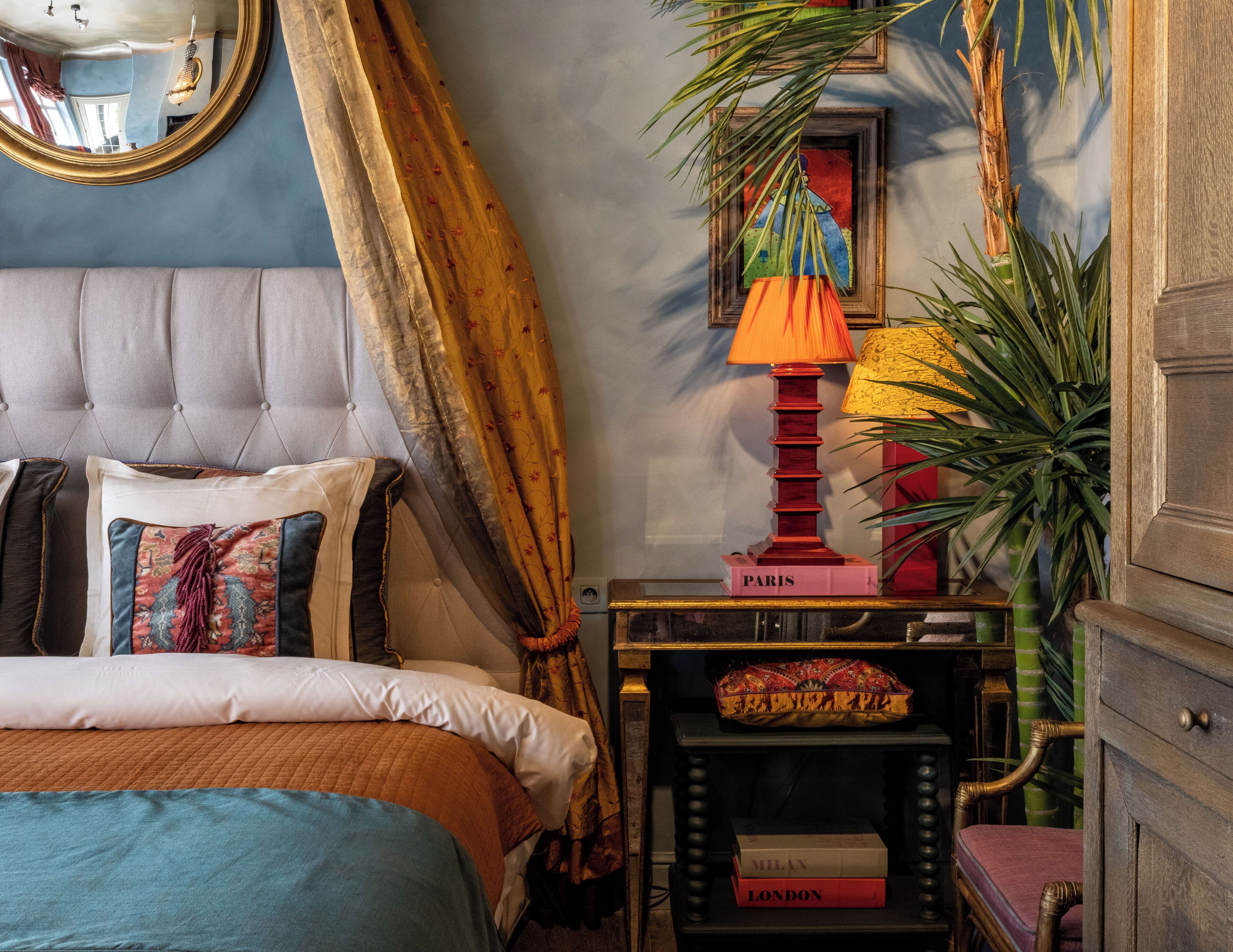 Eclectic Suite | Egyptian cotton sheets, premium bedding, pillow-top beds, minibar
