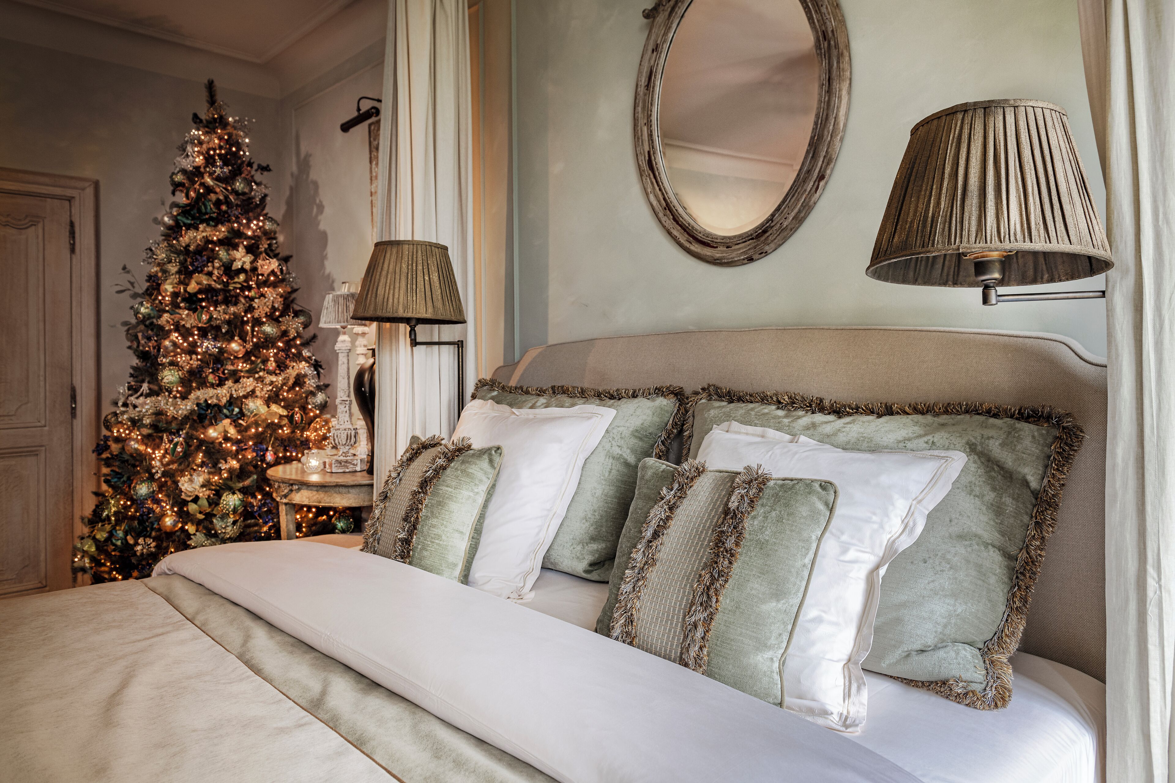 Earl Suite | Egyptian cotton sheets, premium bedding, pillow-top beds, minibar