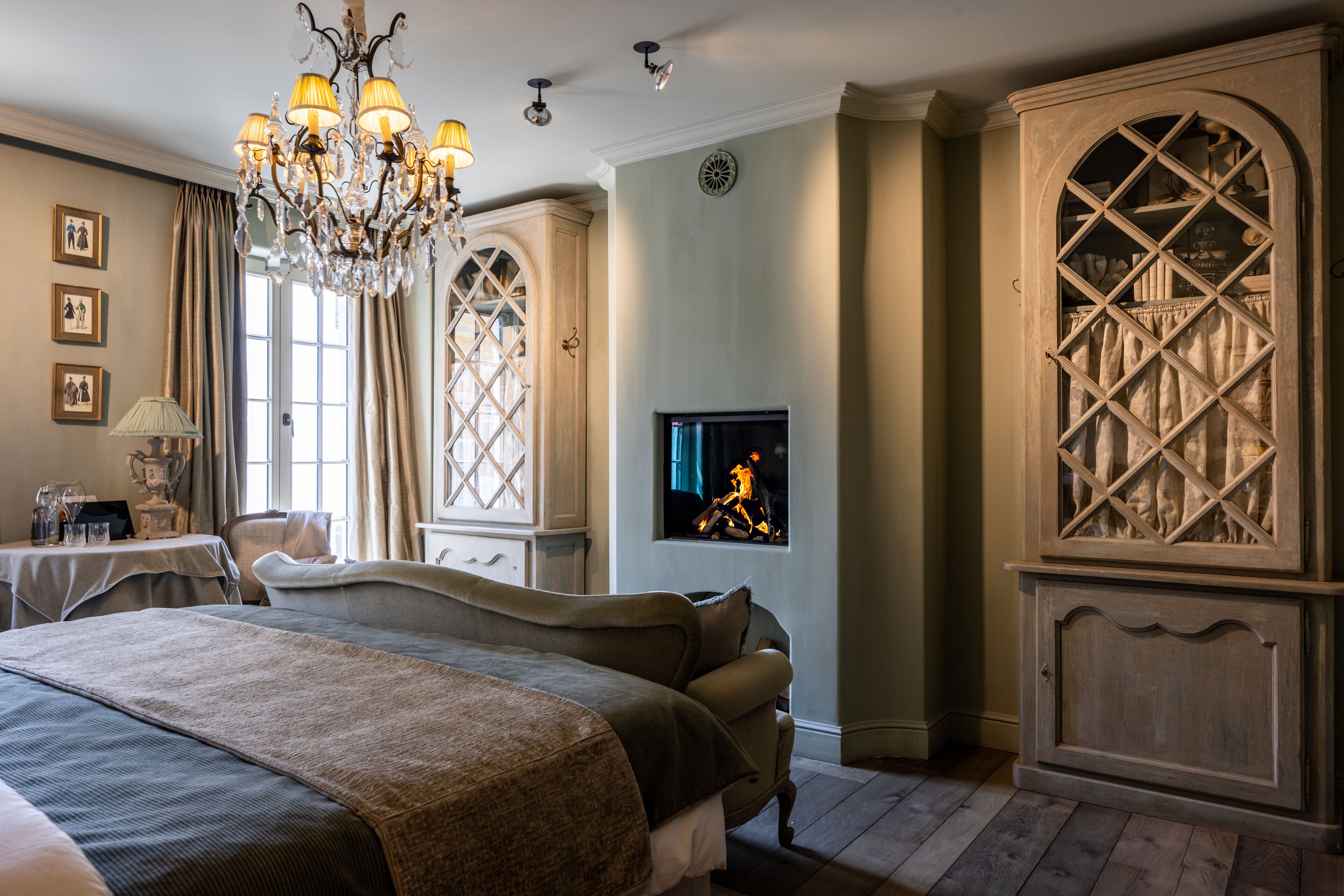 Classical Suite | Egyptian cotton sheets, premium bedding, pillow-top beds, minibar