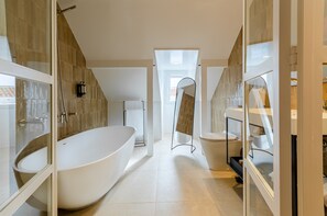 Loft | Baño | Secadora de cabello y toallas 