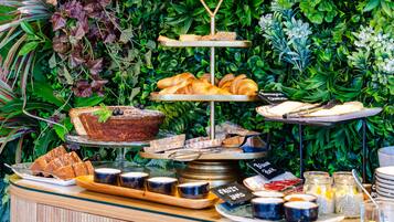 Colazione a buffet inclusa, servita tutte le mattine