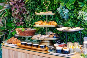 Free daily buffet breakfast  - BCascais Boutique House by APT IIN - Cascais Center (Cascais)