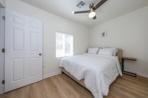 2 Schlafzimmer, Bügeleisen/Bügelbrett, kostenloses WLAN, Bettwäsche