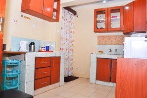Fridge, microwave, stovetop, blender