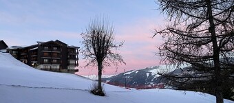Apartment with large terrace on the ground floor Ski in, Ski out - Cosy and Industrial