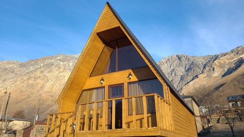 Via Kazbegi • Cottage with a Stunning Peak View