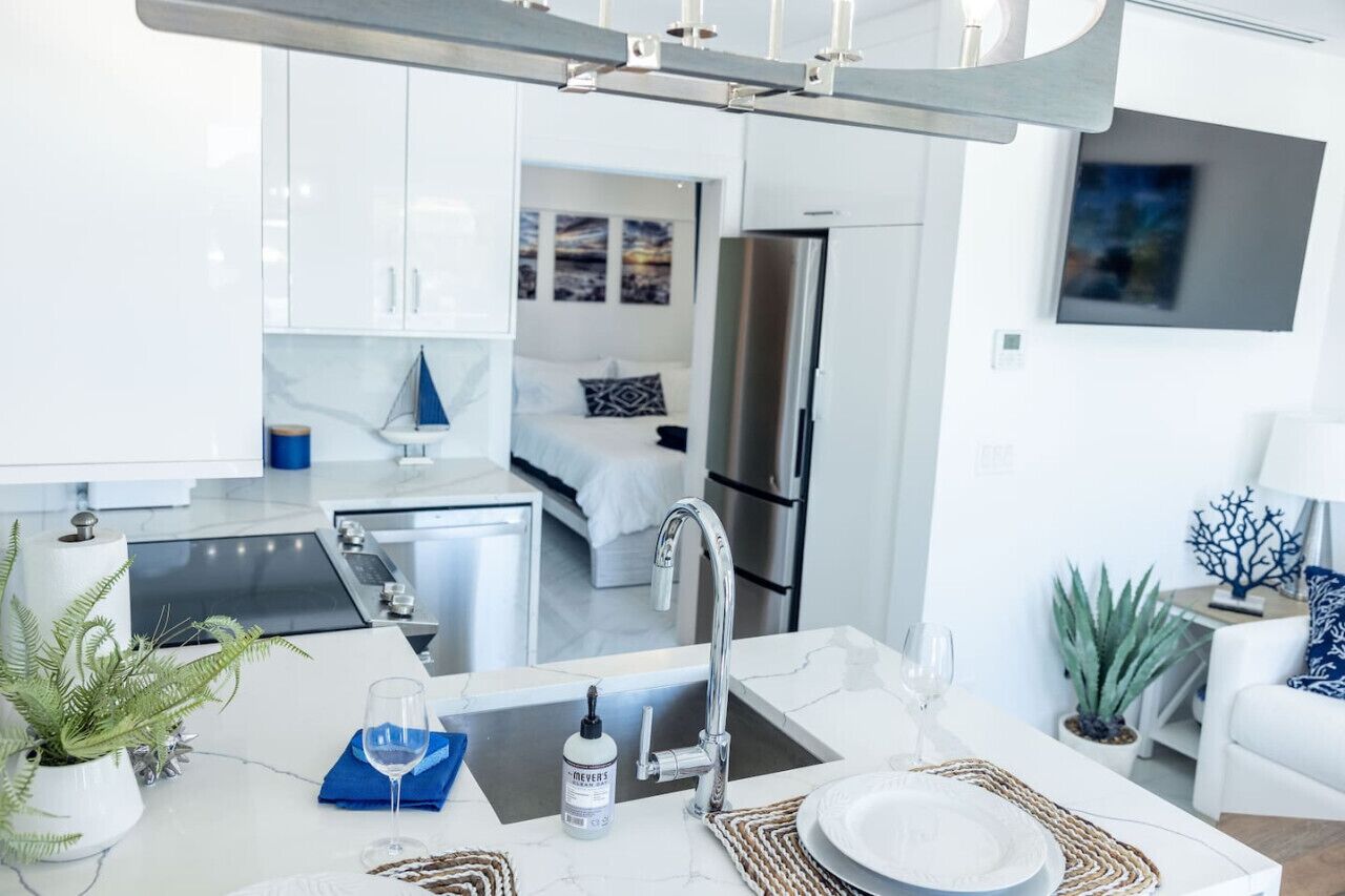 Refrigerador, microondas, horno, placa de cocina