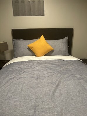 5 habitaciones, caja de seguridad en la habitación y escritorio 