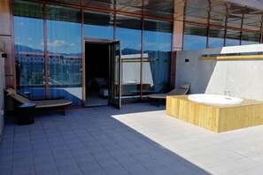 Unclassified image, 4 of 142, button - Dahua Jianguo Hotel (Zhuolu)
