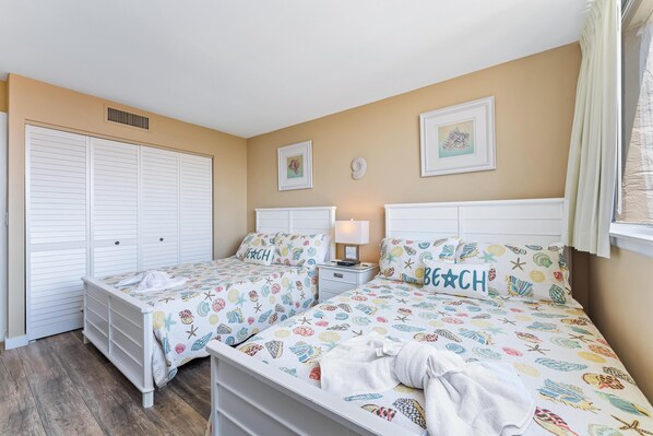 コンドミニアム ベッド (複数台) オーシャンビュー (604-E) | 客室ごとに異なる装飾、客室ごとに異なるインテリア、アイロン / アイロン台、WiFi (無料)