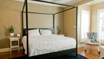 1 Schlafzimmer, Schreibtisch, Bügeleisen/Bügelbrett, Reisekinderbett