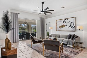 Smart TV, books, stereo - Tropical Retreat - Oversized heated pool, golf, pickle-ball, tennis, bikes, (Rotonda West)