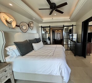 1 bedroom, WiFi - LUXURY OCEAN FRONT RESORT (Cabo San Lucas)