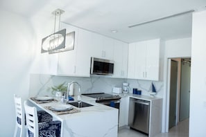 Fridge, microwave, oven, stovetop - Dolphin Suites Unit 4 (Cruz Bay)