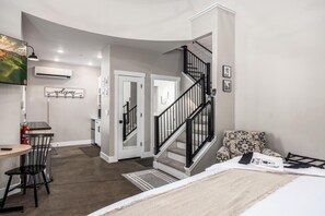 2 chambres, fer et planche à repasser, Wi-Fi gratuit, draps fournis