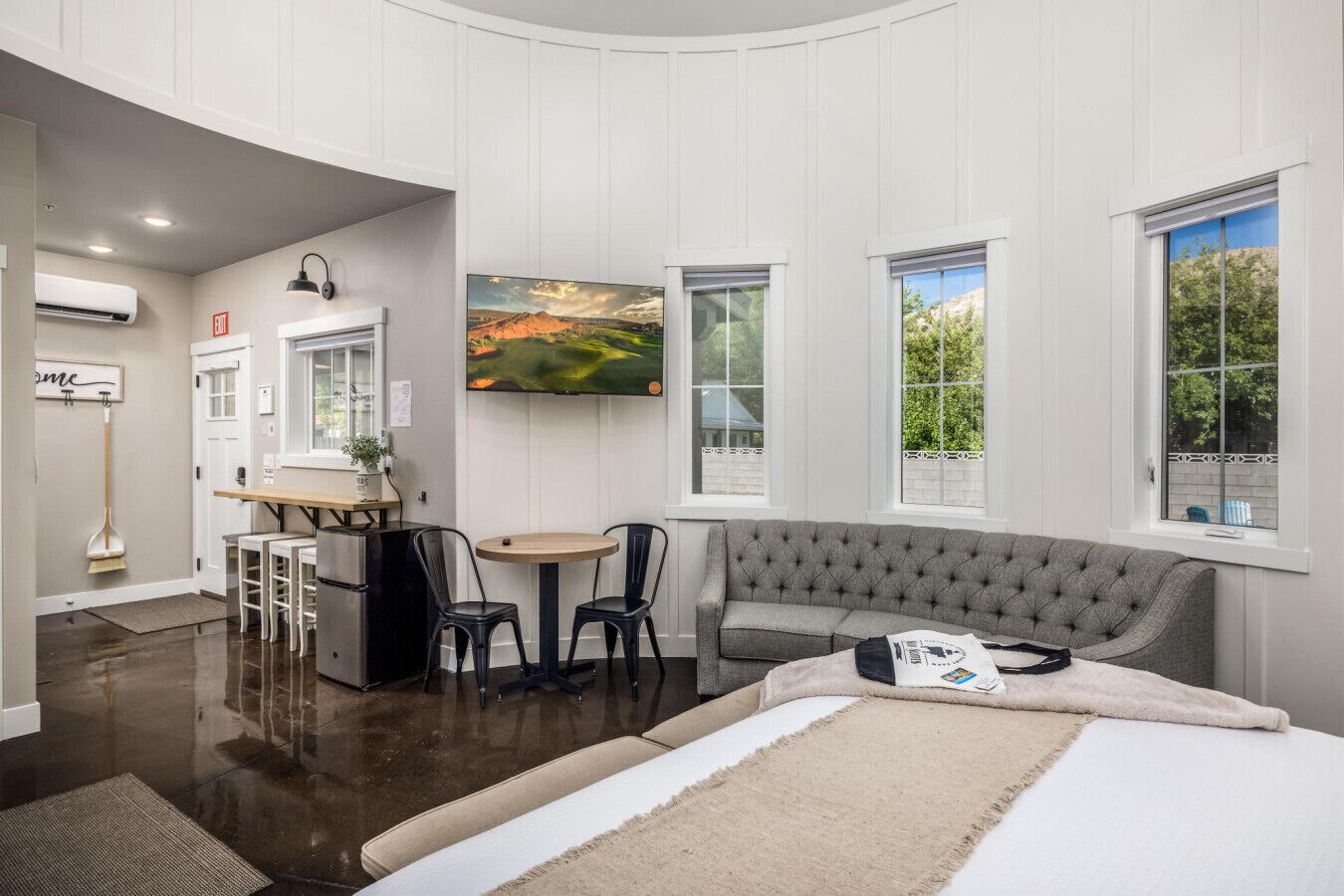 2 habitaciones, tabla de planchar con plancha y wifi gratis 