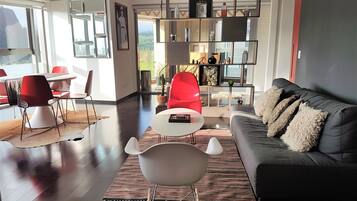 Luxury Suite | Living area