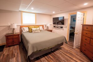 4 bedrooms, iron/ironing board, travel cot, free WiFi