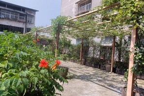 Unclassified image, 2 of 70, button - Xiandu Hotel (Danjiangkou)