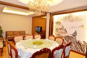 Unclassified image, 4 of 70, button - Xiandu Hotel (Danjiangkou)