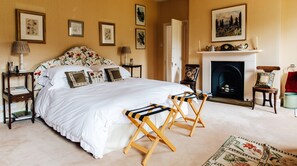 6 bedrooms, iron/ironing board, travel crib, free WiFi