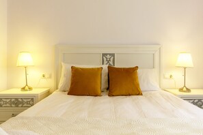 2 bedrooms, iron/ironing board, WiFi, bed sheets - Apartment Pink Vistabella 1 (Torrevieja)