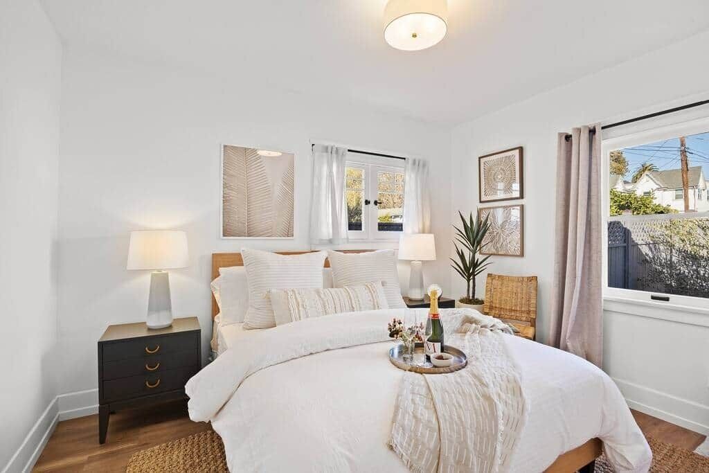 2 habitaciones, tabla de planchar con plancha, wifi y ropa de cama 
