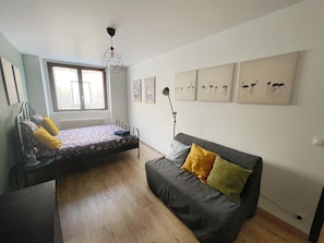4 Schlafzimmer, Schreibtisch, Bügeleisen/Bügelbrett, kostenloses WLAN