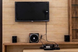 Desk, laptop workspace, free WiFi